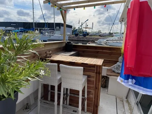 Exceptionnel Bateau Maison Reine Mathilde Båthotell *