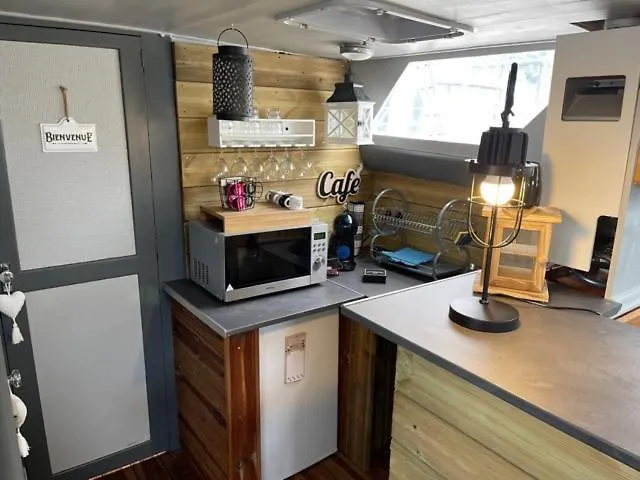 Båthotell Exceptionnel Bateau Maison Reine Mathilde