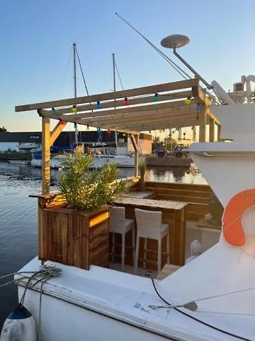 Exceptionnel Bateau Maison Reine Mathilde *