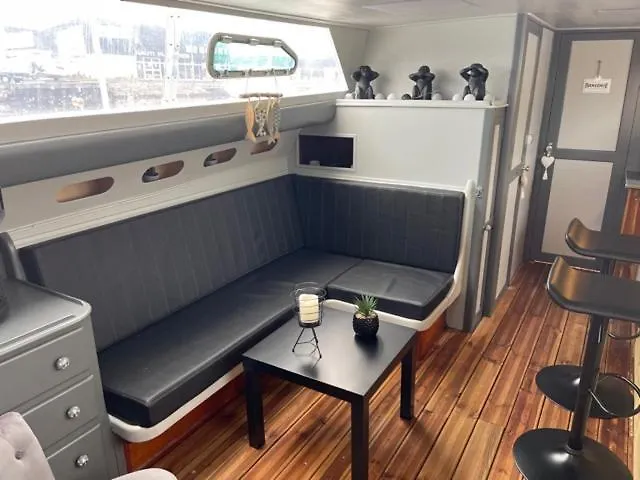 Botel Exceptionnel Bateau Maison Reine Mathilde